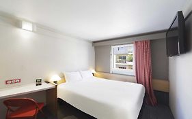 ibis Lourdes Centre Gare